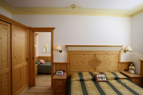 Alexander Hotel Alpine Wellness Dolomites***s (Molveno)